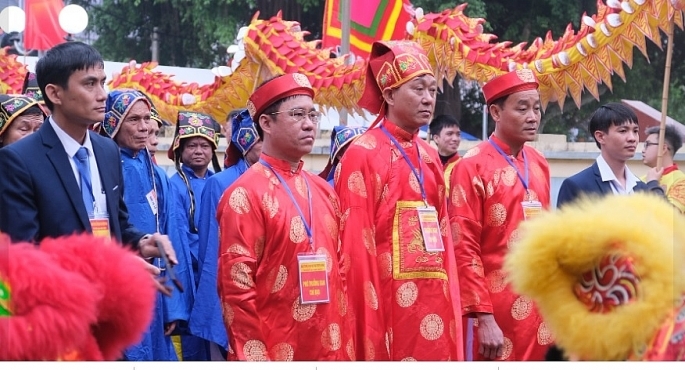 Vĩnh Phúc: Biển người đi xem hội chọi trâu Hải Lựu